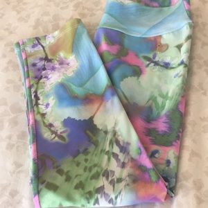 Pastel pattern leggings .